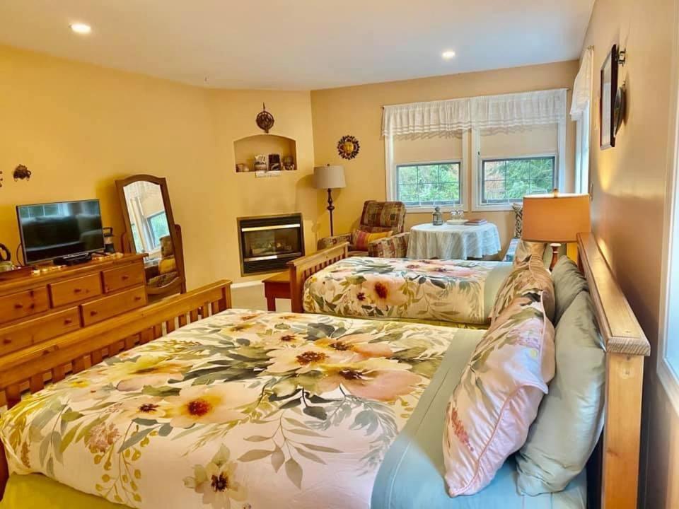 Seafarers Bed & Breakfast Tofino Dış mekan fotoğraf